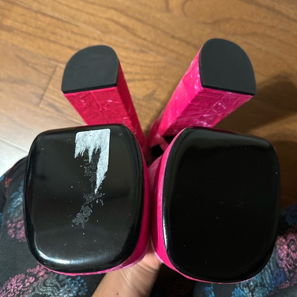 NEW Versace Aevita Heels Crushed Velvet Hot Pink - Picture 3 of 7